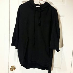 Black Short-Sleeved Pullover